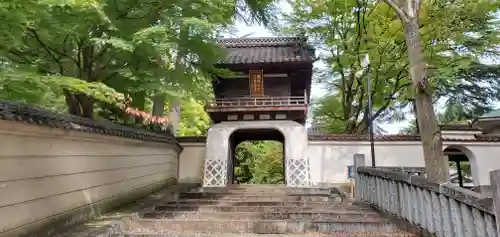 大慈寺の山門