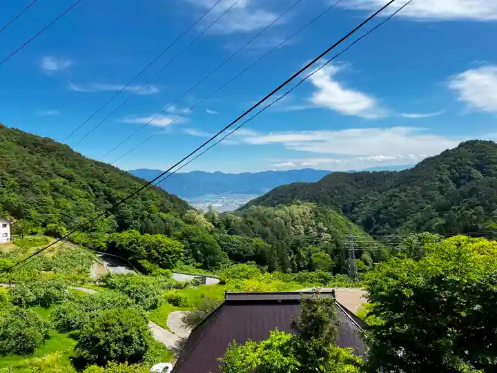 飯縄神社 里宮(皇足穂命神社)の景色