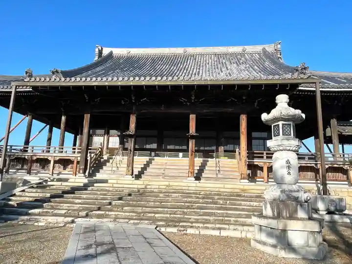 威徳閣本行寺(滋賀県)