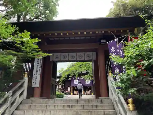 東京大神宮の山門