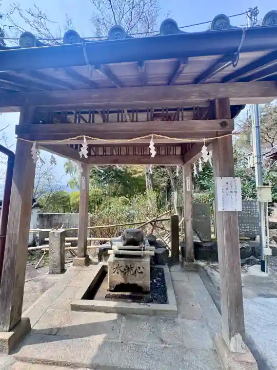 玉津岡神社の{uncategorized: "未分類", other: "その他", undefined: "問題あり", building: "その他建物", grave: "お墓", sacred_gate: "鳥居", guardian: "狛犬", statue: "像", buddha: "仏像", history: "歴史", nature: "自然", garden: "庭園", animal: "動物", pagoda: "塔", temizu: "手水舎", mountain_gate: "山門・神門", sanctuary: "本殿・本堂", subordinate: "末社・摂社", art: "芸術", scenery: "景色", jizo: "地蔵", ema: "絵馬", goshuin: "御朱印", omikuji: "おみくじ", items: "授与品その他", amulet: "お守り", goshuincho: "御朱印帳", eats: "食事", festival: "お祭り", votive_dance: "神楽", shichigosan: "七五三参", wedding: "結婚式", experience: "体験その他", initially: "初詣", around: "周辺", anti_infection: "感染症対策"}
