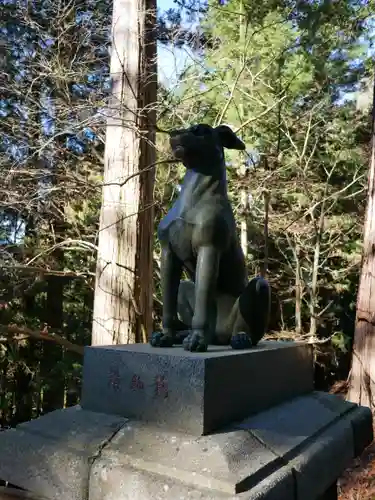 三峯神社の狛犬