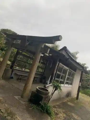 粟島大明神の鳥居