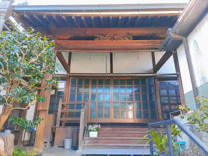 芳春寺の本殿・本堂