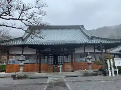 明鏡山龍雲寺の本殿・本堂