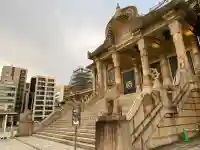 築地本願寺(本願寺築地別院)の{uncategorized: "未分類", other: "その他", undefined: "問題あり", building: "その他建物", grave: "お墓", sacred_gate: "鳥居", guardian: "狛犬", statue: "像", buddha: "仏像", history: "歴史", nature: "自然", garden: "庭園", animal: "動物", pagoda: "塔", temizu: "手水舎", mountain_gate: "山門・神門", sanctuary: "本殿・本堂", subordinate: "末社・摂社", art: "芸術", scenery: "景色", jizo: "地蔵", ema: "絵馬", goshuin: "御朱印", omikuji: "おみくじ", items: "授与品その他", amulet: "お守り", goshuincho: "御朱印帳", eats: "食事", festival: "お祭り", votive_dance: "神楽", shichigosan: "七五三参", wedding: "結婚式", experience: "体験その他", initially: "初詣", around: "周辺", anti_infection: "感染症対策"}