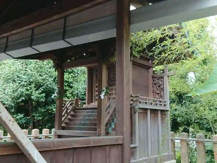 県明神社の本殿・本堂
