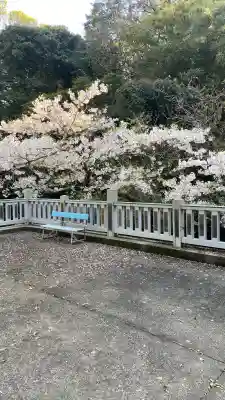 紅石稲荷神社の{uncategorized: "未分類", other: "その他", undefined: "問題あり", building: "その他建物", grave: "お墓", sacred_gate: "鳥居", guardian: "狛犬", statue: "像", buddha: "仏像", history: "歴史", nature: "自然", garden: "庭園", animal: "動物", pagoda: "塔", temizu: "手水舎", mountain_gate: "山門・神門", sanctuary: "本殿・本堂", subordinate: "末社・摂社", art: "芸術", scenery: "景色", jizo: "地蔵", ema: "絵馬", goshuin: "御朱印", omikuji: "おみくじ", items: "授与品その他", amulet: "お守り", goshuincho: "御朱印帳", eats: "食事", festival: "お祭り", votive_dance: "神楽", shichigosan: "七五三参", wedding: "結婚式", experience: "体験その他", initially: "初詣", around: "周辺", anti_infection: "感染症対策"}