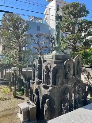 青巒寺の{uncategorized: "未分類", other: "その他", undefined: "問題あり", building: "その他建物", grave: "お墓", sacred_gate: "鳥居", guardian: "狛犬", statue: "像", buddha: "仏像", history: "歴史", nature: "自然", garden: "庭園", animal: "動物", pagoda: "塔", temizu: "手水舎", mountain_gate: "山門・神門", sanctuary: "本殿・本堂", subordinate: "末社・摂社", art: "芸術", scenery: "景色", jizo: "地蔵", ema: "絵馬", goshuin: "御朱印", omikuji: "おみくじ", items: "授与品その他", amulet: "お守り", goshuincho: "御朱印帳", eats: "食事", festival: "お祭り", votive_dance: "神楽", shichigosan: "七五三参", wedding: "結婚式", experience: "体験その他", initially: "初詣", around: "周辺", anti_infection: "感染症対策"}