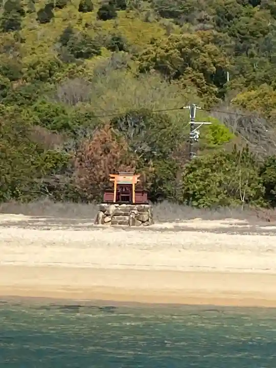 厳島神社の{uncategorized: "未分類", other: "その他", undefined: "問題あり", building: "その他建物", grave: "お墓", sacred_gate: "鳥居", guardian: "狛犬", statue: "像", buddha: "仏像", history: "歴史", nature: "自然", garden: "庭園", animal: "動物", pagoda: "塔", temizu: "手水舎", mountain_gate: "山門・神門", sanctuary: "本殿・本堂", subordinate: "末社・摂社", art: "芸術", scenery: "景色", jizo: "地蔵", ema: "絵馬", goshuin: "御朱印", omikuji: "おみくじ", items: "授与品その他", amulet: "お守り", goshuincho: "御朱印帳", eats: "食事", festival: "お祭り", votive_dance: "神楽", shichigosan: "七五三参", wedding: "結婚式", experience: "体験その他", initially: "初詣", around: "周辺", anti_infection: "感染症対策"}