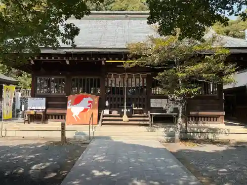 三輪神社の{uncategorized: "未分類", other: "その他", undefined: "問題あり", building: "その他建物", grave: "お墓", sacred_gate: "鳥居", guardian: "狛犬", statue: "像", buddha: "仏像", history: "歴史", nature: "自然", garden: "庭園", animal: "動物", pagoda: "塔", temizu: "手水舎", mountain_gate: "山門・神門", sanctuary: "本殿・本堂", subordinate: "末社・摂社", art: "芸術", scenery: "景色", jizo: "地蔵", ema: "絵馬", goshuin: "御朱印", omikuji: "おみくじ", items: "授与品その他", amulet: "お守り", goshuincho: "御朱印帳", eats: "食事", festival: "お祭り", votive_dance: "神楽", shichigosan: "七五三参", wedding: "結婚式", experience: "体験その他", initially: "初詣", around: "周辺", anti_infection: "感染症対策"}