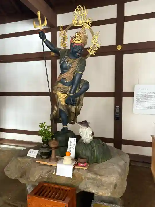 瑞龍寺の{uncategorized: "未分類", other: "その他", undefined: "問題あり", building: "その他建物", grave: "お墓", sacred_gate: "鳥居", guardian: "狛犬", statue: "像", buddha: "仏像", history: "歴史", nature: "自然", garden: "庭園", animal: "動物", pagoda: "塔", temizu: "手水舎", mountain_gate: "山門・神門", sanctuary: "本殿・本堂", subordinate: "末社・摂社", art: "芸術", scenery: "景色", jizo: "地蔵", ema: "絵馬", goshuin: "御朱印", omikuji: "おみくじ", items: "授与品その他", amulet: "お守り", goshuincho: "御朱印帳", eats: "食事", festival: "お祭り", votive_dance: "神楽", shichigosan: "七五三参", wedding: "結婚式", experience: "体験その他", initially: "初詣", around: "周辺", anti_infection: "感染症対策"}