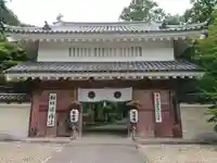 目の霊山 油山寺の山門・神門