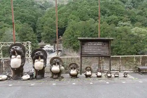 御髪神社の像