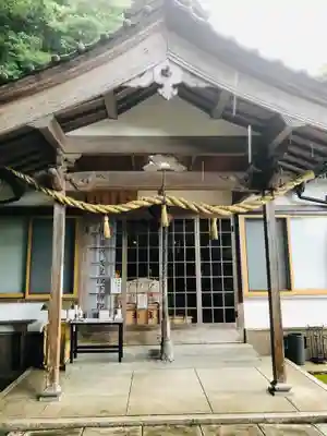 絹巻神社の本殿・本堂
