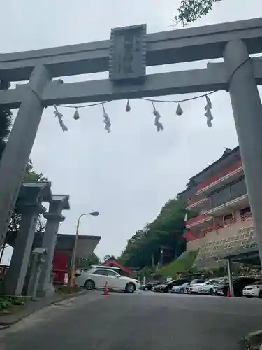 太郎坊宮阿賀神社の鳥居