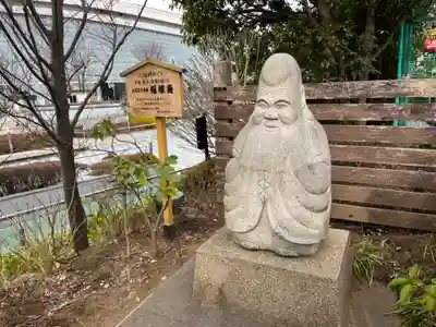 祠(東京ドームシティー屋上)の像