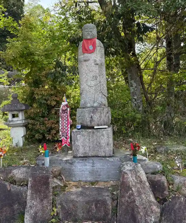 正法寺の{uncategorized: "未分類", other: "その他", undefined: "問題あり", building: "その他建物", grave: "お墓", sacred_gate: "鳥居", guardian: "狛犬", statue: "像", buddha: "仏像", history: "歴史", nature: "自然", garden: "庭園", animal: "動物", pagoda: "塔", temizu: "手水舎", mountain_gate: "山門・神門", sanctuary: "本殿・本堂", subordinate: "末社・摂社", art: "芸術", scenery: "景色", jizo: "地蔵", ema: "絵馬", goshuin: "御朱印", omikuji: "おみくじ", items: "授与品その他", amulet: "お守り", goshuincho: "御朱印帳", eats: "食事", festival: "お祭り", votive_dance: "神楽", shichigosan: "七五三参", wedding: "結婚式", experience: "体験その他", initially: "初詣", around: "周辺", anti_infection: "感染症対策"}
