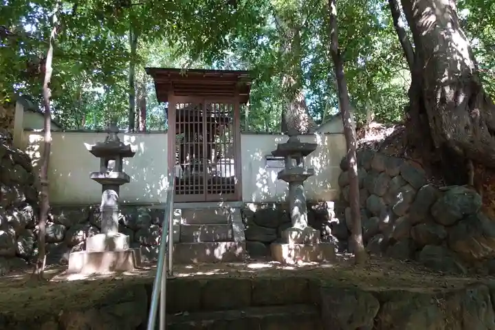 石寸山口神社の末社・摂社