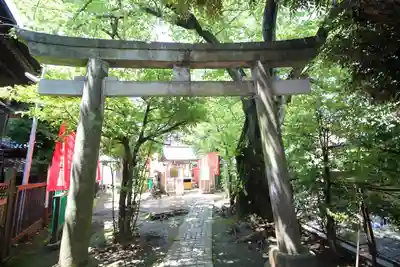 桐ヶ谷氷川神社の鳥居