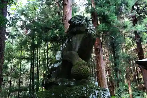 健武山神社の狛犬