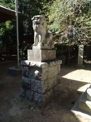 鴨鳥五所神社の狛犬