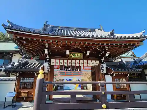 門戸厄神東光寺の山門・神門