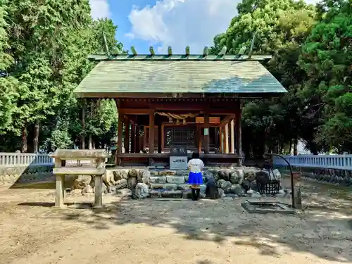 三明神社の本殿