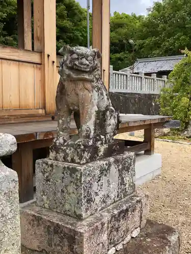 神吉八幡神社の狛犬