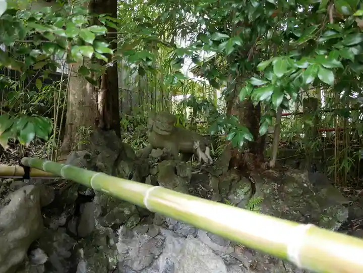 白笹稲荷神社の狛犬