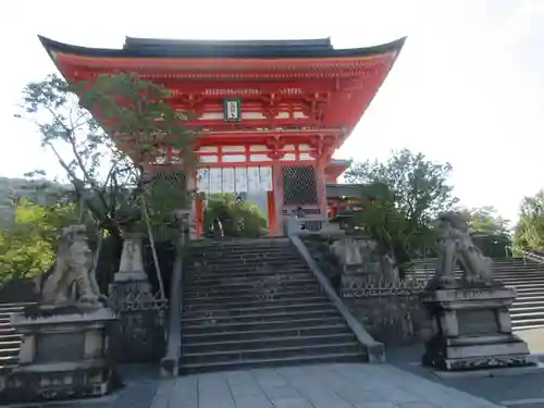 清水寺の山門