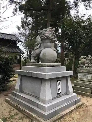 本村井神社の狛犬