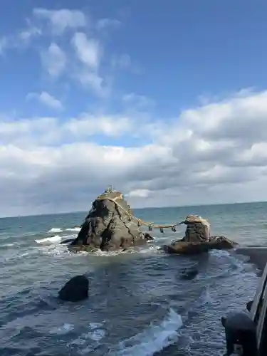 二見興玉神社の{uncategorized: "未分類", other: "その他", undefined: "問題あり", building: "その他建物", grave: "お墓", sacred_gate: "鳥居", guardian: "狛犬", statue: "像", buddha: "仏像", history: "歴史", nature: "自然", garden: "庭園", animal: "動物", pagoda: "塔", temizu: "手水舎", mountain_gate: "山門・神門", sanctuary: "本殿・本堂", subordinate: "末社・摂社", art: "芸術", scenery: "景色", jizo: "地蔵", ema: "絵馬", goshuin: "御朱印", omikuji: "おみくじ", items: "授与品その他", amulet: "お守り", goshuincho: "御朱印帳", eats: "食事", festival: "お祭り", votive_dance: "神楽", shichigosan: "七五三参", wedding: "結婚式", experience: "体験その他", initially: "初詣", around: "周辺", anti_infection: "感染症対策"}