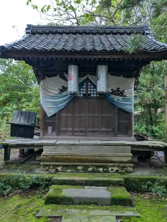 菟橋神社の{uncategorized: "未分類", other: "その他", undefined: "問題あり", building: "その他建物", grave: "お墓", sacred_gate: "鳥居", guardian: "狛犬", statue: "像", buddha: "仏像", history: "歴史", nature: "自然", garden: "庭園", animal: "動物", pagoda: "塔", temizu: "手水舎", mountain_gate: "山門・神門", sanctuary: "本殿・本堂", subordinate: "末社・摂社", art: "芸術", scenery: "景色", jizo: "地蔵", ema: "絵馬", goshuin: "御朱印", omikuji: "おみくじ", items: "授与品その他", amulet: "お守り", goshuincho: "御朱印帳", eats: "食事", festival: "お祭り", votive_dance: "神楽", shichigosan: "七五三参", wedding: "結婚式", experience: "体験その他", initially: "初詣", around: "周辺", anti_infection: "感染症対策"}