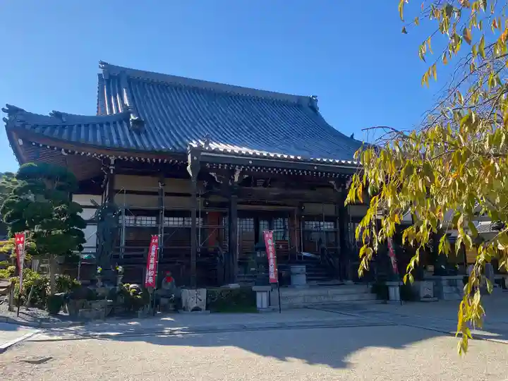 西蓮寺の本殿・本堂