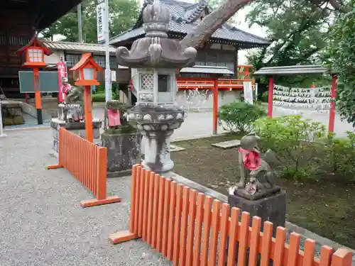 尾曳稲荷神社の狛犬
