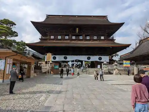 善光寺の山門