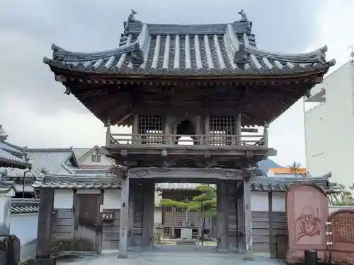 西楽寺の山門・神門