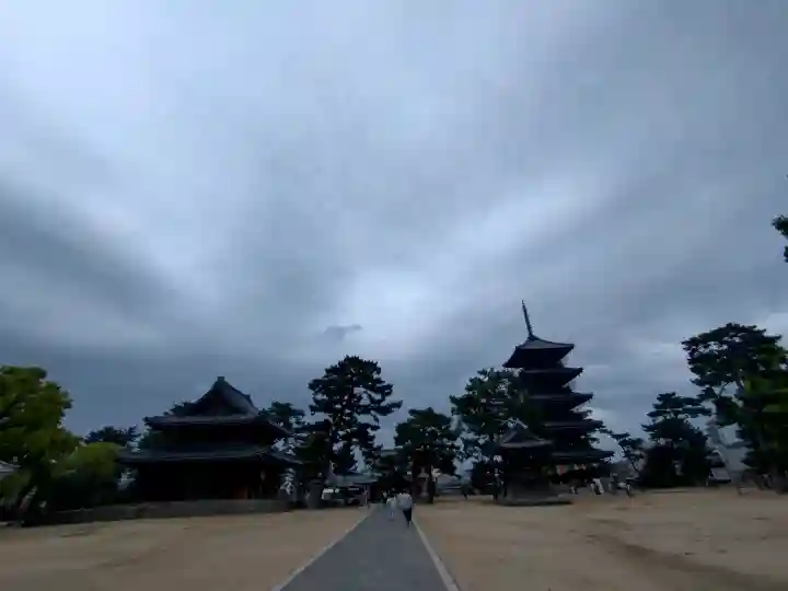 善通寺の{uncategorized: "未分類", other: "その他", undefined: "問題あり", building: "その他建物", grave: "お墓", sacred_gate: "鳥居", guardian: "狛犬", statue: "像", buddha: "仏像", history: "歴史", nature: "自然", garden: "庭園", animal: "動物", pagoda: "塔", temizu: "手水舎", mountain_gate: "山門・神門", sanctuary: "本殿・本堂", subordinate: "末社・摂社", art: "芸術", scenery: "景色", jizo: "地蔵", ema: "絵馬", goshuin: "御朱印", omikuji: "おみくじ", items: "授与品その他", amulet: "お守り", goshuincho: "御朱印帳", eats: "食事", festival: "お祭り", votive_dance: "神楽", shichigosan: "七五三参", wedding: "結婚式", experience: "体験その他", initially: "初詣", around: "周辺", anti_infection: "感染症対策"}