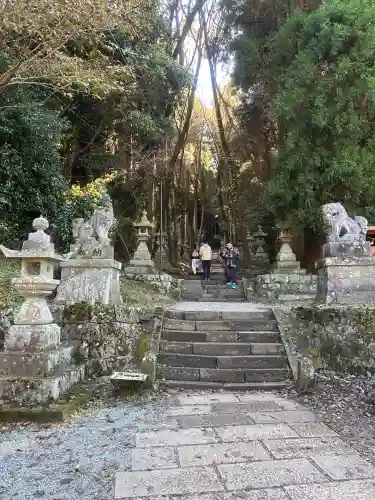 上色見熊野座神社の{uncategorized: "未分類", other: "その他", undefined: "問題あり", building: "その他建物", grave: "お墓", sacred_gate: "鳥居", guardian: "狛犬", statue: "像", buddha: "仏像", history: "歴史", nature: "自然", garden: "庭園", animal: "動物", pagoda: "塔", temizu: "手水舎", mountain_gate: "山門・神門", sanctuary: "本殿・本堂", subordinate: "末社・摂社", art: "芸術", scenery: "景色", jizo: "地蔵", ema: "絵馬", goshuin: "御朱印", omikuji: "おみくじ", items: "授与品その他", amulet: "お守り", goshuincho: "御朱印帳", eats: "食事", festival: "お祭り", votive_dance: "神楽", shichigosan: "七五三参", wedding: "結婚式", experience: "体験その他", initially: "初詣", around: "周辺", anti_infection: "感染症対策"}