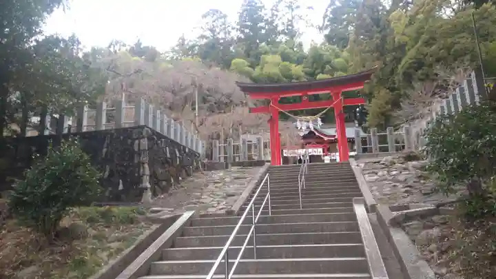 小川諏訪神社の鳥居