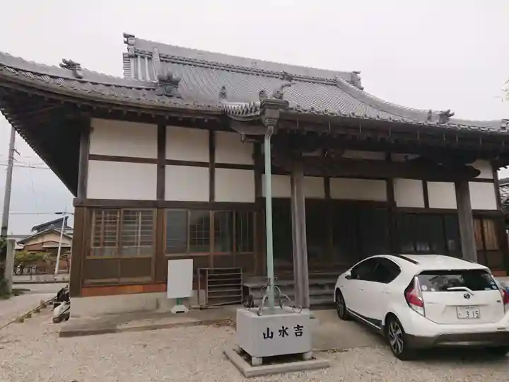 善証寺の本殿・本堂