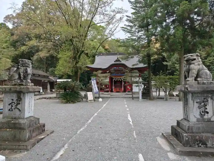 大己貴神社の{uncategorized: "未分類", other: "その他", undefined: "問題あり", building: "その他建物", grave: "お墓", sacred_gate: "鳥居", guardian: "狛犬", statue: "像", buddha: "仏像", history: "歴史", nature: "自然", garden: "庭園", animal: "動物", pagoda: "塔", temizu: "手水舎", mountain_gate: "山門・神門", sanctuary: "本殿・本堂", subordinate: "末社・摂社", art: "芸術", scenery: "景色", jizo: "地蔵", ema: "絵馬", goshuin: "御朱印", omikuji: "おみくじ", items: "授与品その他", amulet: "お守り", goshuincho: "御朱印帳", eats: "食事", festival: "お祭り", votive_dance: "神楽", shichigosan: "七五三参", wedding: "結婚式", experience: "体験その他", initially: "初詣", around: "周辺", anti_infection: "感染症対策"}