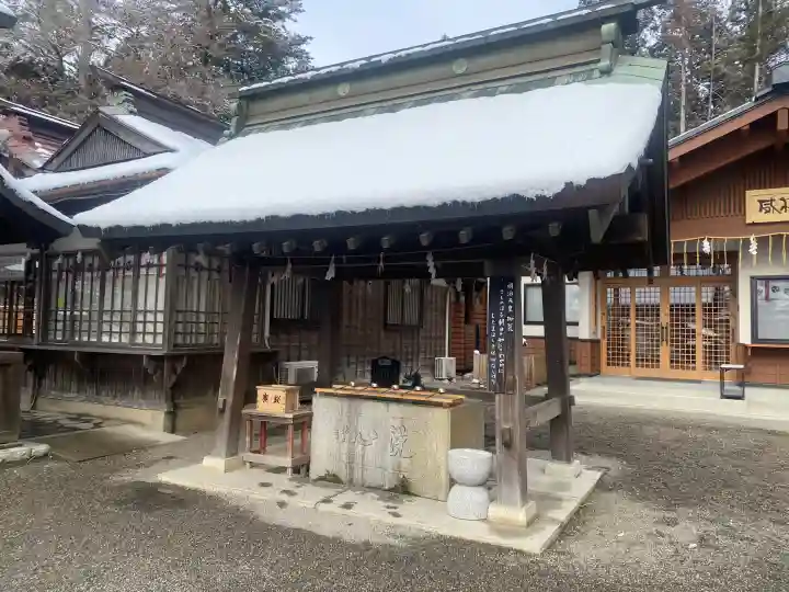 水戸八幡宮の{uncategorized: "未分類", other: "その他", undefined: "問題あり", building: "その他建物", grave: "お墓", sacred_gate: "鳥居", guardian: "狛犬", statue: "像", buddha: "仏像", history: "歴史", nature: "自然", garden: "庭園", animal: "動物", pagoda: "塔", temizu: "手水舎", mountain_gate: "山門・神門", sanctuary: "本殿・本堂", subordinate: "末社・摂社", art: "芸術", scenery: "景色", jizo: "地蔵", ema: "絵馬", goshuin: "御朱印", omikuji: "おみくじ", items: "授与品その他", amulet: "お守り", goshuincho: "御朱印帳", eats: "食事", festival: "お祭り", votive_dance: "神楽", shichigosan: "七五三参", wedding: "結婚式", experience: "体験その他", initially: "初詣", around: "周辺", anti_infection: "感染症対策"}