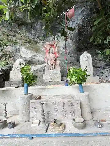 灌頂ヶ滝不動明王の本殿・本堂