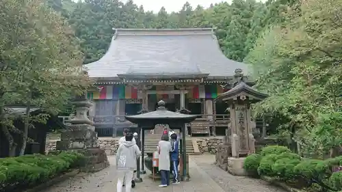 宝珠山 立石寺の本殿