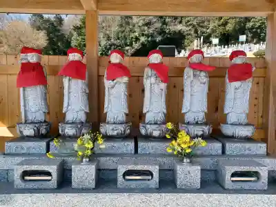 永源寺の{uncategorized: "未分類", other: "その他", undefined: "問題あり", building: "その他建物", grave: "お墓", sacred_gate: "鳥居", guardian: "狛犬", statue: "像", buddha: "仏像", history: "歴史", nature: "自然", garden: "庭園", animal: "動物", pagoda: "塔", temizu: "手水舎", mountain_gate: "山門・神門", sanctuary: "本殿・本堂", subordinate: "末社・摂社", art: "芸術", scenery: "景色", jizo: "地蔵", ema: "絵馬", goshuin: "御朱印", omikuji: "おみくじ", items: "授与品その他", amulet: "お守り", goshuincho: "御朱印帳", eats: "食事", festival: "お祭り", votive_dance: "神楽", shichigosan: "七五三参", wedding: "結婚式", experience: "体験その他", initially: "初詣", around: "周辺", anti_infection: "感染症対策"}