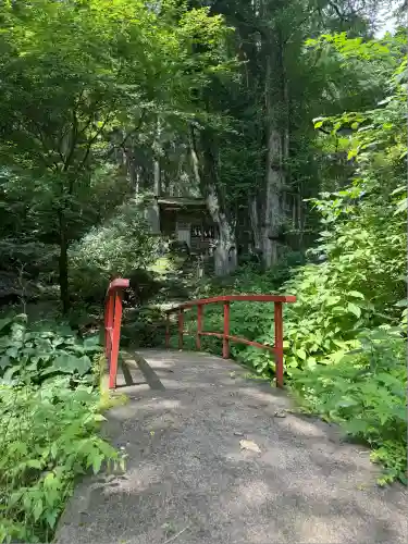軍刀利神社奥院(山梨県)