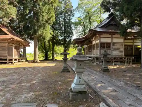 神明社の{uncategorized: "未分類", other: "その他", undefined: "問題あり", building: "その他建物", grave: "お墓", sacred_gate: "鳥居", guardian: "狛犬", statue: "像", buddha: "仏像", history: "歴史", nature: "自然", garden: "庭園", animal: "動物", pagoda: "塔", temizu: "手水舎", mountain_gate: "山門・神門", sanctuary: "本殿・本堂", subordinate: "末社・摂社", art: "芸術", scenery: "景色", jizo: "地蔵", ema: "絵馬", goshuin: "御朱印", omikuji: "おみくじ", items: "授与品その他", amulet: "お守り", goshuincho: "御朱印帳", eats: "食事", festival: "お祭り", votive_dance: "神楽", shichigosan: "七五三参", wedding: "結婚式", experience: "体験その他", initially: "初詣", around: "周辺", anti_infection: "感染症対策"}