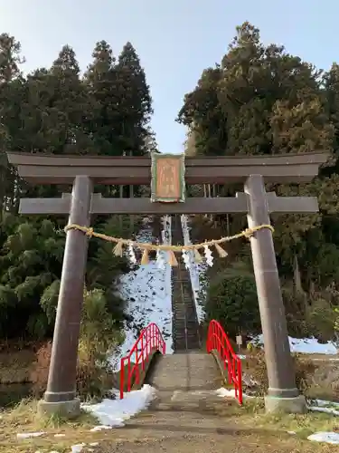 坪沼八幡神社の鳥居